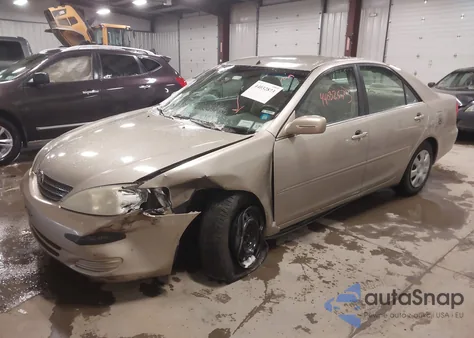 2004 Toyota Camry Le/Xle/Se z USA, uszkodzony, nr VIN 4T1BE32KX4U921730